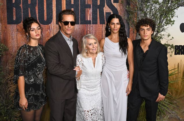 ˜Brothers™ World Premiere Vida Alves McConaughey, Matthew McConaughey, Kay McConaughey, Camilla Alves and Levi Alves McConaughey arriving to the Brothers world premiere held at the Hammer Museum in Los Angeles, Ca. on September 17, 2026. Los Angeles Hammer Museum California USA Copyright: xStarbuck xAFF-USA.COMx