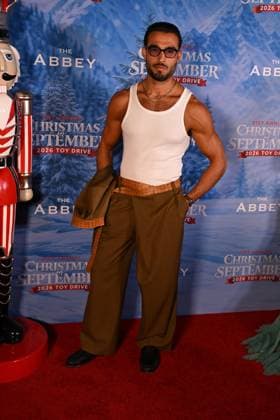 2026 Christmas in September Toy Drive Los Angeles CA Sept 17: June Jambalaya at the 21st Annual Christmas in September Toy Drive on September 17m, 2026 Credit: Michael Mattes AdMedia. 17 Sep 2026 Pictured: Sam Asgarahi.  Copyright: xThexMegaxAgencyxMichaelxMattes xAdMediax xMEGAx