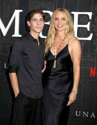 September 17, 2026, New York, New York, USA: Actors JACOB TREMBLAY and ANNABELLEÃäWALLIS seen wearing a dress by Ulla Johnson at the Netflix New York Special Screening of Unabomber held at Metrograph. New York USA  - ZUMAk03_ 20260917_zaf_k03_069 Copyright: xNancyxKaszermanx
