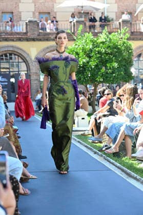 September 17, 2026, Madrid, Spain: A model parades with Malone design during the Mercedes Benz Fashion Week Madrid at Cibeles Palace in Madrid. Madrid Spain  - ZUMAs197 20260917_aaa_s197_200 Copyright: xAtilanoxGarciax