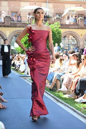September 17, 2026, Madrid, Spain: A model parades with Malone design during the Mercedes Benz Fashion Week Madrid at Cibeles Palace in Madrid. Madrid Spain  - ZUMAs197 20260917_aaa_s197_205 Copyright: xAtilanoxGarciax
