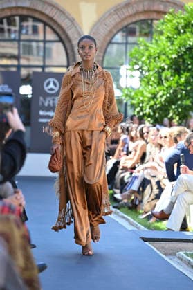 September 17, 2026, Madrid, Spain: A model parades with Malone design during the Mercedes Benz Fashion Week Madrid at Cibeles Palace in Madrid. Madrid Spain  - ZUMAs197 20260917_aaa_s197_220 Copyright: xAtilanoxGarciax