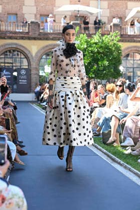 September 17, 2026, Madrid, Spain: A model parades with Malone design during the Mercedes Benz Fashion Week Madrid at Cibeles Palace in Madrid. Madrid Spain  - ZUMAs197 20260917_aaa_s197_232 Copyright: xAtilanoxGarciax