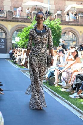 September 17, 2026, Madrid, Spain: A model parades with Malone design during the Mercedes Benz Fashion Week Madrid at Cibeles Palace in Madrid. Madrid Spain  - ZUMAs197 20260917_aaa_s197_246 Copyright: xAtilanoxGarciax
