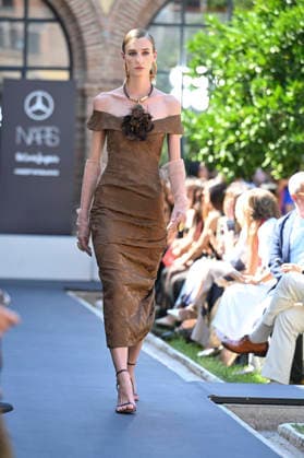 September 17, 2026, Madrid, Spain: A model parades with Malone design during the Mercedes Benz Fashion Week Madrid at Cibeles Palace in Madrid. Madrid Spain  - ZUMAs197 20260917_aaa_s197_250 Copyright: xAtilanoxGarciax
