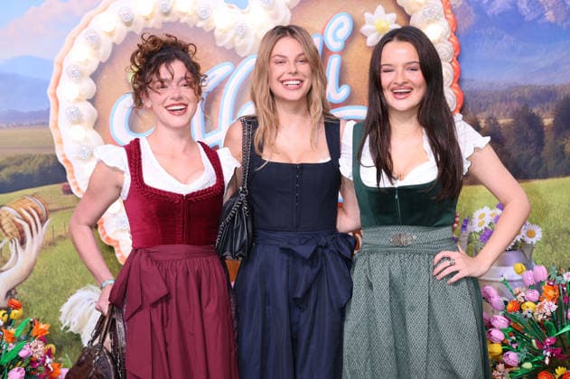 Riccarda Greco, Selma May, and Nele Ludowig Roeffen upon their arrival at the RTL TV show HeidiFest by Heidi Klum at the Hofbräuhaus in Munich, September 17, 2026 Foto:xK.xKriegerx xFuturexImagex heidifest_7035