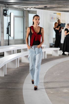 LFW - Ebay Runway A model walks the runway at the Ebay show during London Fashion Week September 2026 at The Banking Hall in London, England on September 17, 2026. Photo by LounisPhotography ABACAPRESS.COM London United Kingdom  Copyright: xLounisPhotography ABACAx