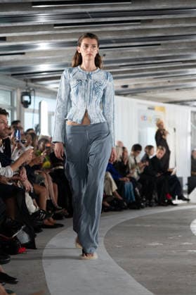LFW - Ebay Runway A model walks the runway at the Ebay show during London Fashion Week September 2026 at The Banking Hall in London, England on September 17, 2026. Photo by LounisPhotography ABACAPRESS.COM London United Kingdom  Copyright: xLounisPhotography ABACAx