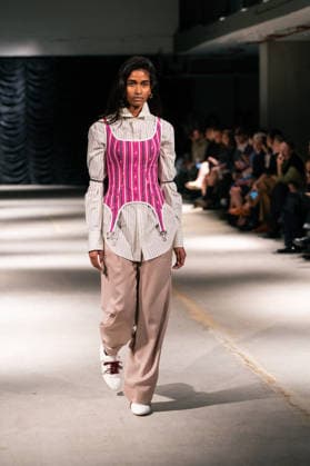 LFW - Mithridate Runway A model walks the runway at the Mithridate show during London Fashion Week September 2026 at The Banking Hall in London, England on September 17, 2026. Photo by LounisPhotography ABACAPRESS.COM London United Kingdom  Copyright: xLounisPhotography ABACAx