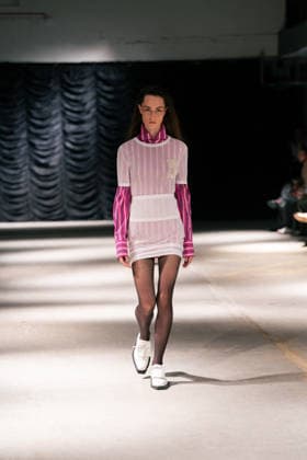 LFW - Mithridate Runway A model walks the runway at the Mithridate show during London Fashion Week September 2026 at The Banking Hall in London, England on September 17, 2026. Photo by LounisPhotography ABACAPRESS.COM London United Kingdom  Copyright: xLounisPhotography ABACAx