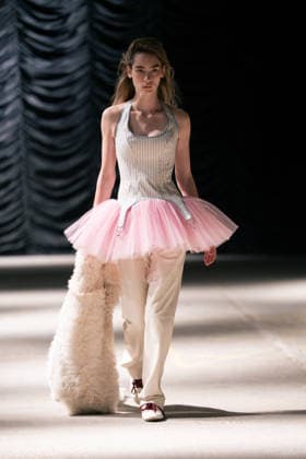 LFW - Mithridate Runway A model walks the runway at the Mithridate show during London Fashion Week September 2026 at The Banking Hall in London, England on September 17, 2026. Photo by LounisPhotography ABACAPRESS.COM London United Kingdom  Copyright: xLounisPhotography ABACAx