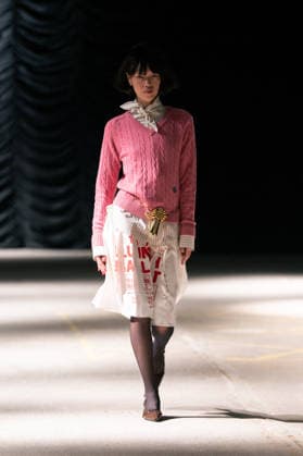LFW - Mithridate Runway A model walks the runway at the Mithridate show during London Fashion Week September 2026 at The Banking Hall in London, England on September 17, 2026. Photo by LounisPhotography ABACAPRESS.COM London United Kingdom  Copyright: xLounisPhotography ABACAx