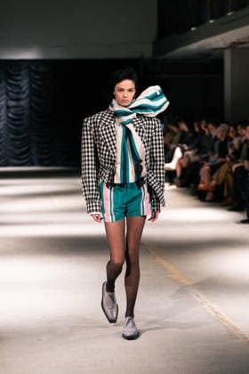LFW - Mithridate Runway A model walks the runway at the Mithridate show during London Fashion Week September 2026 at The Banking Hall in London, England on September 17, 2026. Photo by LounisPhotography ABACAPRESS.COM London United Kingdom  Copyright: xLounisPhotography ABACAx