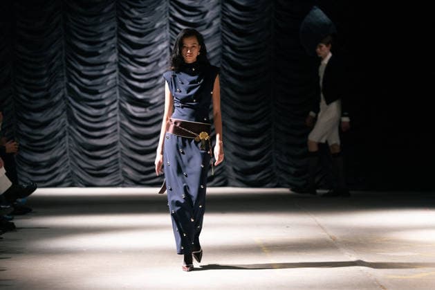 LFW - Mithridate Runway A model walks the runway at the Mithridate show during London Fashion Week September 2026 at The Banking Hall in London, England on September 17, 2026. Photo by LounisPhotography ABACAPRESS.COM London United Kingdom  Copyright: xLounisPhotography ABACAx