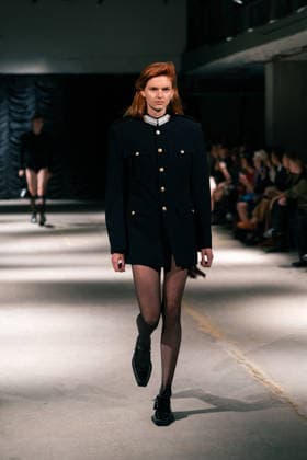 LFW - Mithridate Runway A model walks the runway at the Mithridate show during London Fashion Week September 2026 at The Banking Hall in London, England on September 17, 2026. Photo by LounisPhotography ABACAPRESS.COM London United Kingdom  Copyright: xLounisPhotography ABACAx