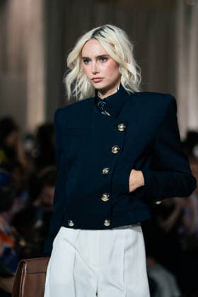 LFW - Paul Costelloe Runway A model walks the runway at the Paul Costelloe show during London Fashion Week September 2026 at The Banking Hall in London, England on September 17, 2026. Photo by LounisPhotography ABACAPRESS.COM London United Kingdom  Copyright: xLounisPhotography ABACAx