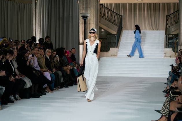 LFW - Paul Costelloe Runway A model walks the runway at the Paul Costelloe show during London Fashion Week September 2026 at The Banking Hall in London, England on September 17, 2026. Photo by LounisPhotography ABACAPRESS.COM London United Kingdom  Copyright: xLounisPhotography ABACAx