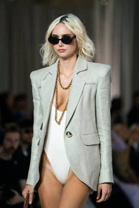 LFW - Paul Costelloe Runway A model walks the runway at the Paul Costelloe show during London Fashion Week September 2026 at The Banking Hall in London, England on September 17, 2026. Photo by LounisPhotography ABACAPRESS.COM London United Kingdom  Copyright: xLounisPhotography ABACAx