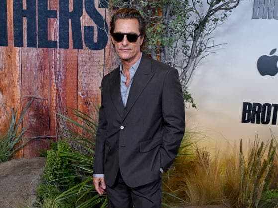 September 17, 2026, Westwood, California, USA: American actor MATTHEW, MCCONAUGHEY, 56, wearing Prada, attends Apple TVÃ¢â‚¬â ¢s Ã¢â‚¬oeBrothersÃ¢â‚¬Â Premiere. Westwood USA  - ZUMAb173 20260917_aap_b173_017 Copyright: xBillyxBennightx