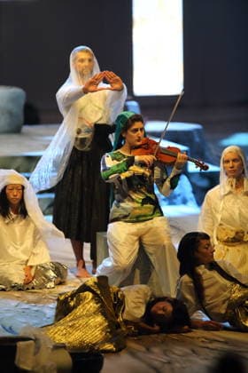 Michelle Ross, violin, and the ensemble during the photo rehearsal for *Wednesday of Light* at the Deutsche Oper in Berlin, September 17, 2026 Opera by Karlheinz Stockhausen Musical Director: Maxime Pascal Director: Susanne Kennedy Set Design: Markus Selg Costume Design: Andra Dumitrascu Premiere: September 19, 2026 Deutsche Oper Berlin *Wednesday of Light*