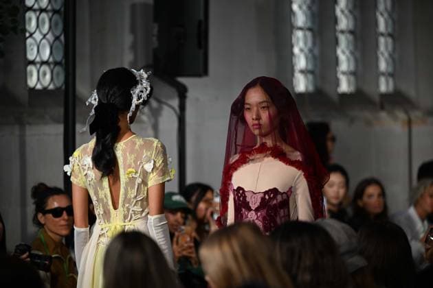 London Fashion Week LONDON, UNITED KINGDOM - SEPTEMBER 18: Models showcase creations by Turkish fashion designer Bora Aksu from his Spring Summer 2027 (SS27) collection during London Fashion Week at St Cyprian s Church in London, United Kingdom on September 18, 2026. Rasid Necati Aslim Anadolu London United Kingdom. Editorial use only. Please get in touch for any other usage.  Copyright: x2026xAnadoluxRasidxNecatixAslimx