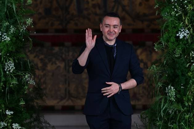 London Fashion Week LONDON, UNITED KINGDOM - SEPTEMBER 18: Turkish fashion designer Bora Aksu greets the audience at his Spring Summer 2027 (SS27) collection during London Fashion Week at St Cyprian s Church in London, United Kingdom on September 18, 2026. Rasid Necati Aslim Anadolu London United Kingdom. Editorial use only. Please get in touch for any other usage.  Copyright: x2026xAnadoluxRasidxNecatixAslimx