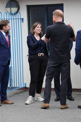 . 18 09 2026. Birmingham , United Kingdom. Prince Harry, the Duke of Sussex, talks to MP Jess Phillips as he arrives for the launch of Inspire , the new Invictus Games Birmingham 2027 Education Programme, in Birmingham, United Kingdom.  xStephenxLockx xi-Imagesx IIM-27014-0005