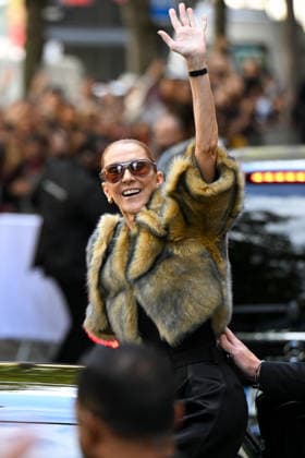 Céline Dion was cheered by her fans as she left the Royal Monceau Hotel in Paris, before heading to the Plenitude Arena at Paris La Défense for her third concert, September 16, 2026 Lionel Urman Bestimage Céline Dion is cheered by fans as she leaves the Royal Monceau Hotel in Paris, before heading to the Plenitude Arena at Paris La Défense for her third concert date on September 18, 2026, Paris, France  Copyright: xLIONELxURMANxx xBESTIMAGExLIONELxURMANxx xBESTIMAGEx
