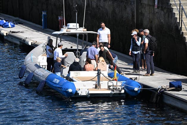 King Juan Carlos Goes Sailing with the Zuritas in Sanxenxo: Carlos, María, and Alfonso Zurita boarding the boat on September 18, 2026, in Madrid, Spain. FAMILY ROYALTY KING ZURITA BOAT OR Sanxenxo Sanxenxo Spain  Copyright: xOscarxOrtizx 7784033