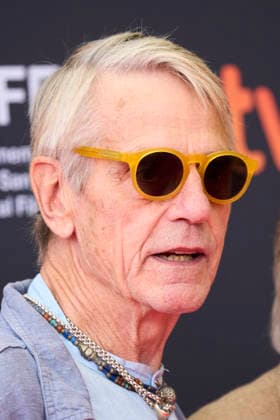 San Sebastián - The Mission Red Carpet Jeremy Irons attended The Mission Red Carpet during 74th San Sebastian International Film Festival at Victoria Eugenia Theatre on September 18, 2026 in Donostia San Sebastian, Spain Photo by ABACAPRESS.COM San Sebastian Euskadi Spain  Copyright: xABACAx