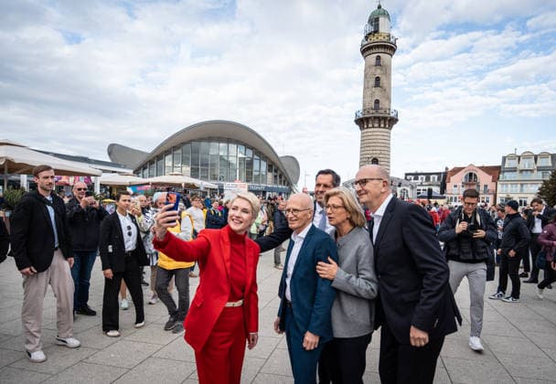 Current SPD Minister Presidents Olaf Lies, Anke Rehlinger, Manuela Schwesig, Dietmar Woidke, and Hamburg’s First Mayor Peter Tschentscher gathered in Warnemünde for the SPD’s closing rally at the Warnemünde Lighthouse ahead of the state election in Mecklenburg-Western Pomerania, Rostock-Warnemünde, Mecklenburg-Western Pomerania, Germany, Lighthouse