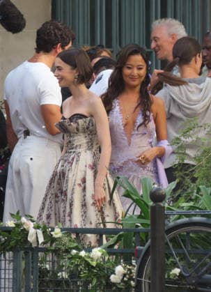 Exclu - Emily in Paris Set - Paris Exclusive - Lily Collins and Lily Collins during the filming of Emily in Paris in Paris, France on September 18, 2026. Photo by ABACAPRESS.COM Paris France  Copyright: xABACAx