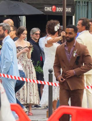 Exclu - Emily in Paris Set - Paris Exclusive - Lily Collins and Lucien Laviscount during the filming of Emily in Paris in Paris, France on September 18, 2026. Photo by ABACAPRESS.COM Paris France  Copyright: xABACAx