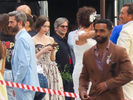 Exclu - Emily in Paris Set - Paris Exclusive - Lily Collins and Lucien Laviscount during the filming of Emily in Paris in Paris, France on September 18, 2026. Photo by ABACAPRESS.COM Paris France  Copyright: xABACAx