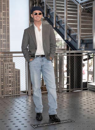September 18, 2026, New York, New York, USA: JAMIE MILLER visits the Empire State Building in New York to celebrate his viral new single, Babydoll. 18 September 2026 New York USA  - ZUMAa265 20260918_zep_a265_002 Copyright: xEricxAcquayex