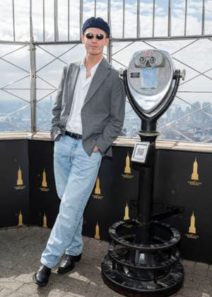 September 18, 2026, New York, New York, USA: JAMIE MILLER visits the Empire State Building in New York to celebrate his viral new single, Babydoll. 18 September 2026 New York USA  - ZUMAa265 20260918_zep_a265_016 Copyright: xEricxAcquayex