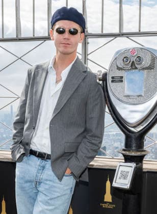 September 18, 2026, New York, New York, USA: JAMIE MILLER visits the Empire State Building in New York to celebrate his viral new single, Babydoll. 18 September 2026 New York USA  - ZUMAa265 20260918_zep_a265_017 Copyright: xEricxAcquayex
