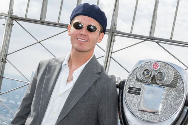 September 18, 2026, New York, New York, USA: JAMIE MILLER visits the Empire State Building in New York to celebrate his viral new single, Babydoll. 18 September 2026 New York USA  - ZUMAa265 20260918_zep_a265_021 Copyright: xEricxAcquayex