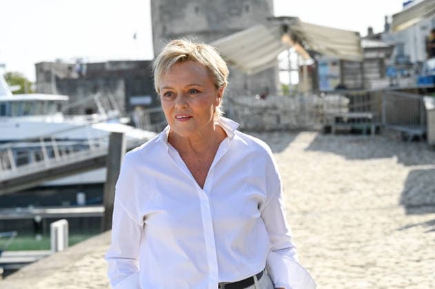 La Rochelle TV Fiction Festival 2026 Photocall September 18, 28th La Rochelle TV Fiction Festival 28th edition of the La Rochelle TV Fiction Festival Photocall for A la vie Muriel Robin 459756 September 18, 2026 France  Copyright: xBarbaraxNeymanx xStarfacex STAR_459756_295