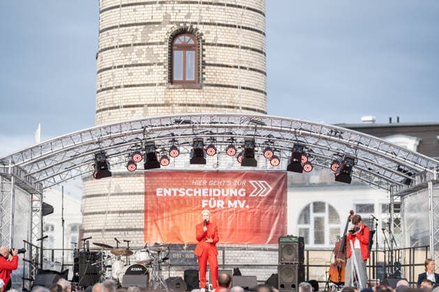 Minister-President and SPD lead candidate Manuela Schwesig at a campaign event in Rostock-Warnemünde; the SPD s closing rally at the Warnemünde lighthouse for the state election in Mecklenburg-Western Pomerania, Rostock-Warnemünde, Mecklenburg-Western Pomerania, Germany; lighthouse