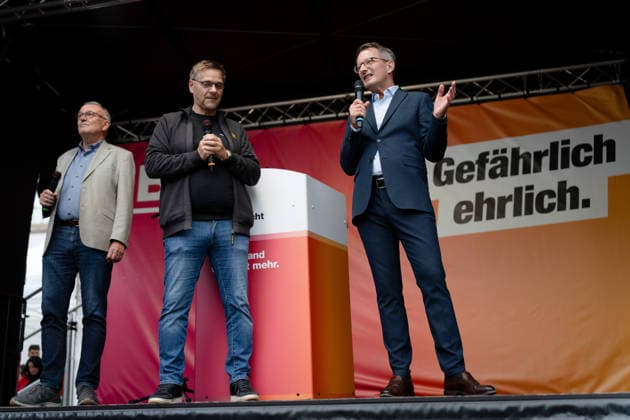 Campaign Wrap-Up, Alexanderplatz, BSW Berlin, Campaign Wrap-Up, Alexanderplatz, BSW, Sahra Wagenknecht Alliance, Rally, Oliver Ruhnert, Alexander King, Michael Lüders Berlin Berlin GER