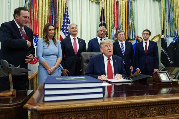 President Donald Trump announces new most favored nation pricing for some drugs in the Oval Office at the White House on September 18, 2026 in Washington, D.C. Sarah Huckabee Sanders, Dr. Mehmet Oz and Robert F. Kennedy Jr. were also in attendance. Many countries have negotiated prices for certain drugs that are significantly lower than what Americans pay for the same medication and the new deal will allow states Medicaid programs to apparently benefit from those lower prices.  WASP20260918101 SipaxUSA