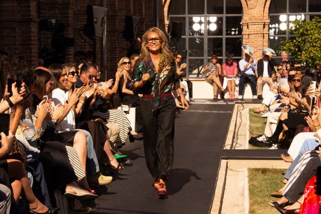 IPA88682626 - MADRID, SPAIN. SEPTEMBER 18, 2026: A model walks the runway showcasing a design by Lola Casademunt by Maite during Mercedes-Benz Fashion Week Madrid 2026 (MBFWMadrid) on September 18, 2026, in Madrid, Spain. The designer brand presented its latest collection as part of the official fashion week schedule, highlighting expressive styling, contemporary silhouettes, and meticulously crafted details throughout the runway presentation.  Copyright: xFrancescoxMilitelloxMirtox xx IPA88682626