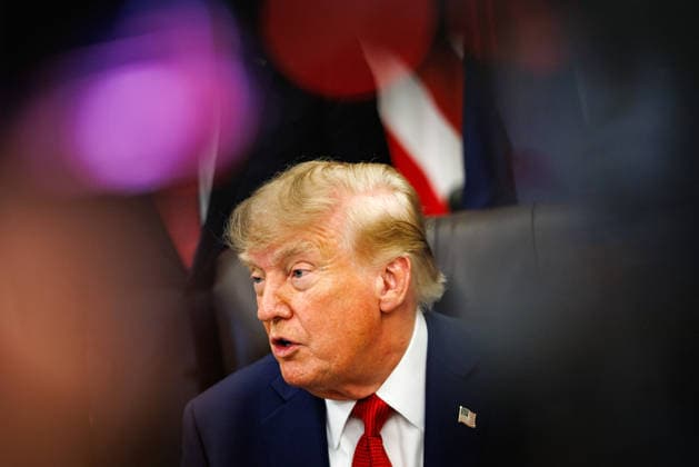 DC: President Trump Announces New Most Favored Nation Drug Pricing for Medicaid President Donald Trump answers questions from reporters after announcing new most favored nation pricing for some drugs in the Oval Office at the White House on September 18, 2026 in Washington, D.C. Many countries have negotiated prices for certain drugs that are significantly lower than what Americans pay for the same medication and the new deal will allow states Medicaid programs to benefit from those lower prices. (Photo by Samuel Corum Pool ABACAPRESS.COM) Washington DC United States  Copyright: xPool ABACAx