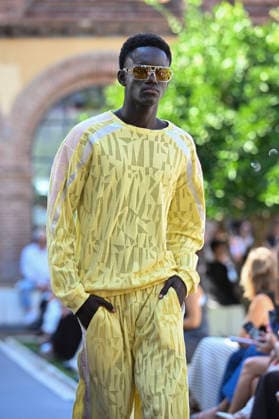 Custo Barcelona - Mercedes Benz Fashion Week Madrid, Spain - 18 Sept 2026 A model parades with Custo Barcelona design during Mercedes Benz Fashion Week Madrid Cibeles Palace in Madrid. Madrid Spain Copyright: xAtilanoxGarciax xSOPAxImagesx PHOTO08509
