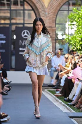 Custo Barcelona - Mercedes Benz Fashion Week Madrid, Spain - 18 Sept 2026 A model parades with Custo Barcelona design during Mercedes Benz Fashion Week Madrid Cibeles Palace in Madrid. Madrid Spain Copyright: xAtilanoxGarciax xSOPAxImagesx PHOTO08550