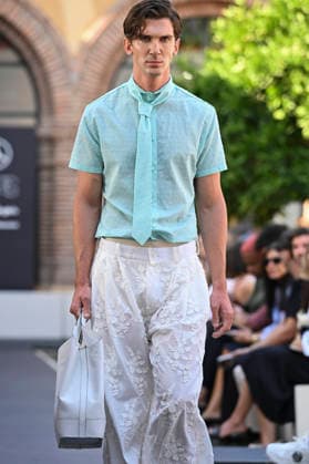 Maison Mesa - Mercedes Benz Fashion Week Madrid, Spain -18 Sept 2026 A model parades with Maison Mesa design during Mercedes Benz Fashion Week Madrid Cibeles Palace in Madrid. Madrid Spain Copyright: xAtilanoxGarciax xSOPAxImagesx PHOTO08593