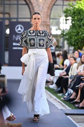 Maison Mesa - Mercedes Benz Fashion Week Madrid, Spain -18 Sept 2026 A model parades with Maison Mesa design during Mercedes Benz Fashion Week Madrid Cibeles Palace in Madrid. Madrid Spain Copyright: xAtilanoxGarciax xSOPAxImagesx PHOTO08596