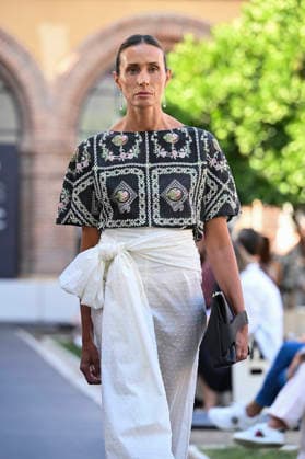 Maison Mesa - Mercedes Benz Fashion Week Madrid, Spain -18 Sept 2026 A model parades with Maison Mesa design during Mercedes Benz Fashion Week Madrid Cibeles Palace in Madrid. Madrid Spain Copyright: xAtilanoxGarciax xSOPAxImagesx PHOTO08597