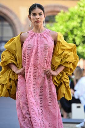 Maison Mesa - Mercedes Benz Fashion Week Madrid, Spain -18 Sept 2026 A model parades with Maison Mesa design during Mercedes Benz Fashion Week Madrid Cibeles Palace in Madrid. Madrid Spain Copyright: xAtilanoxGarciax xSOPAxImagesx PHOTO08629